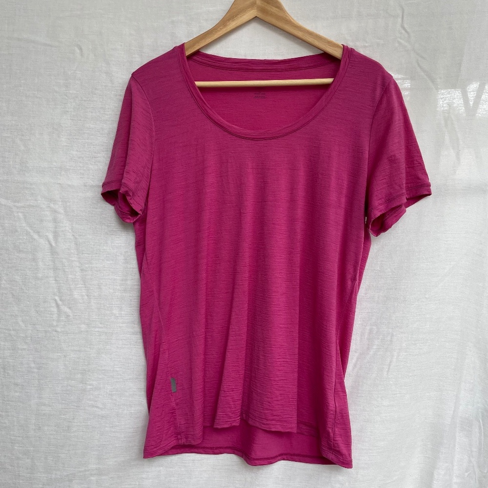 Icebreaker Merino Scoop Neck Tee w/ repair L